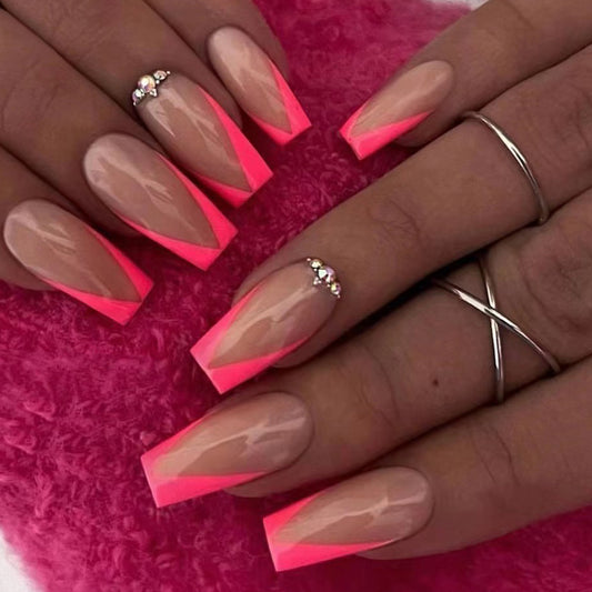 The finished European-style nail patches for summer can be worn repeatedly. The nail patches are custom-made by hand and detachable