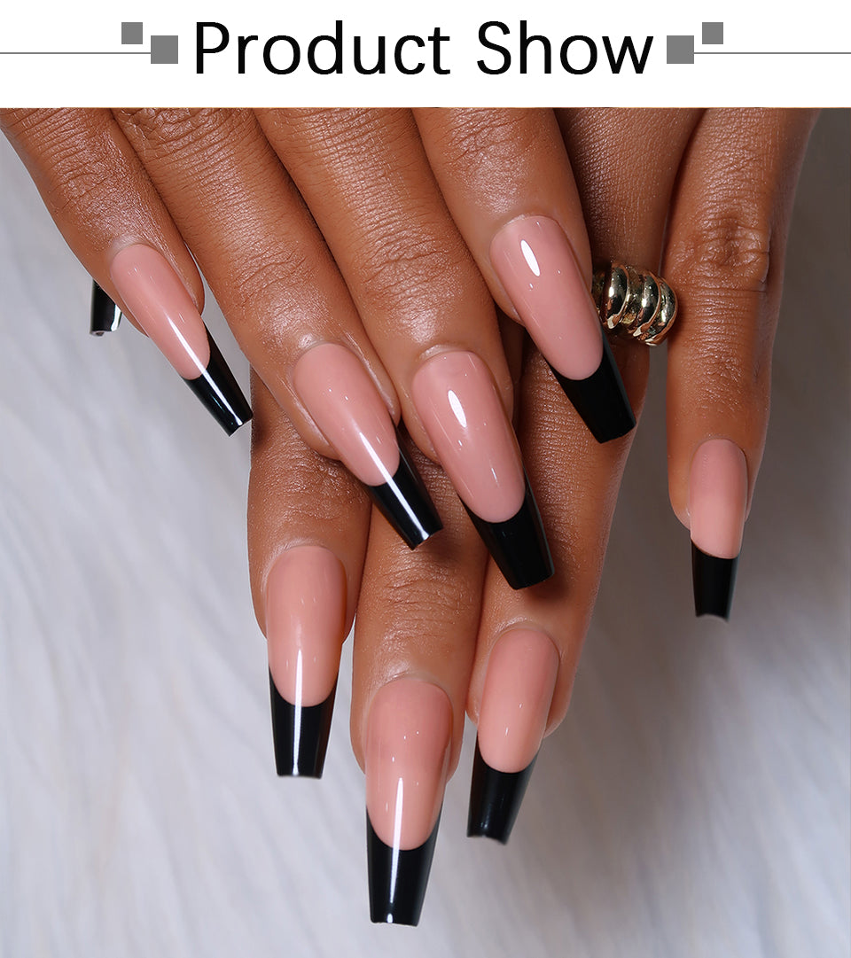 The Black Powder Queen wore finished nail art, fake nails, nail patches, and detachable nail pieces