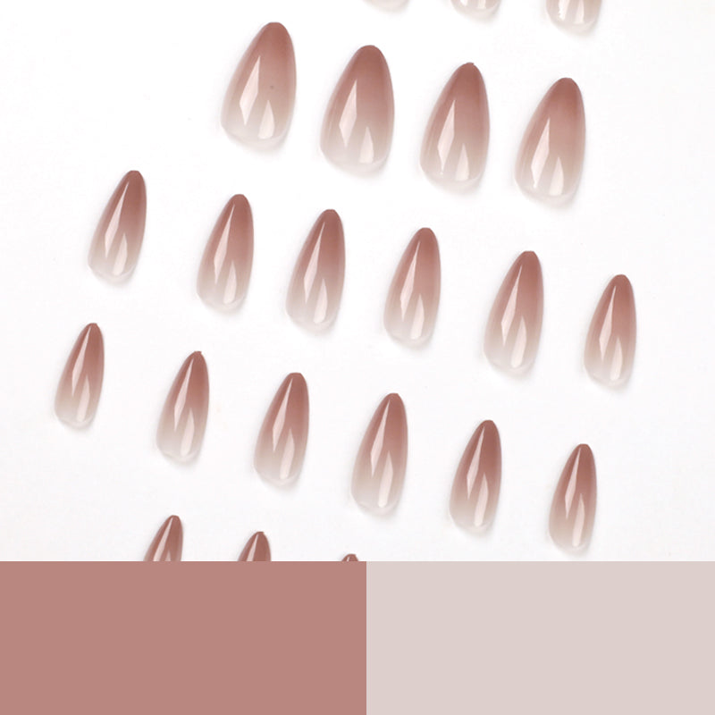 The wearable nail is a pure handcrafted manicure that makes the skin look fair and high-end. It features detachable false nail patches and finished nail pieces